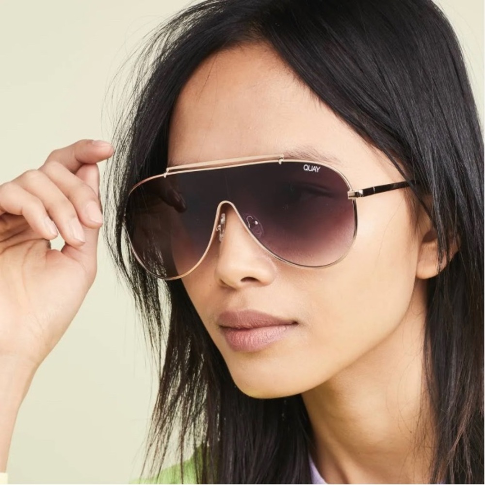 New in bag! Quay El Dinero sunglasses
